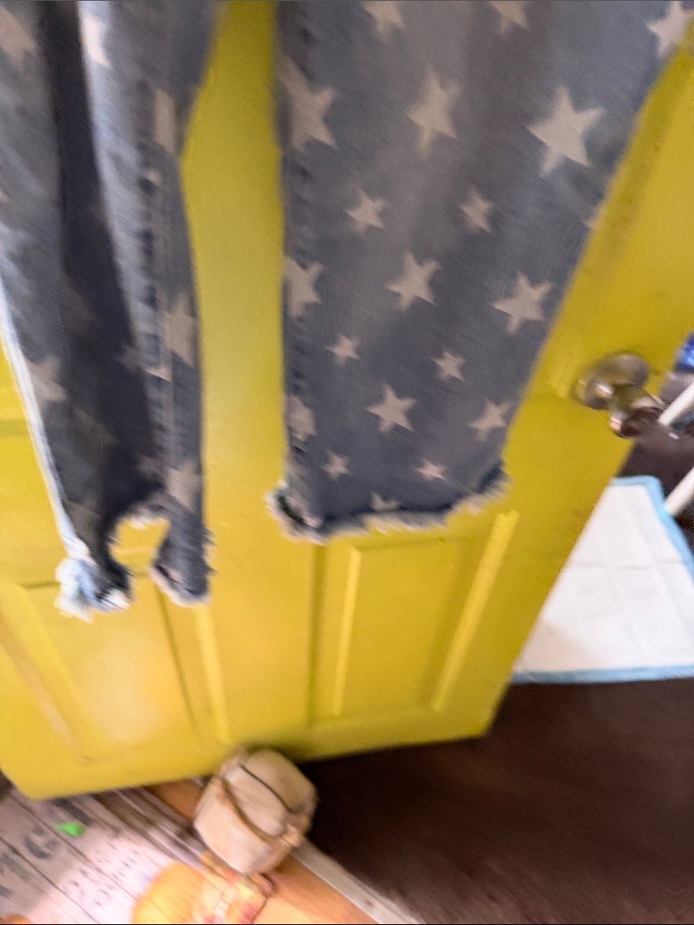 Judy Blue Light Blue Star Print Cropped Jeans - Picture 6 of 8